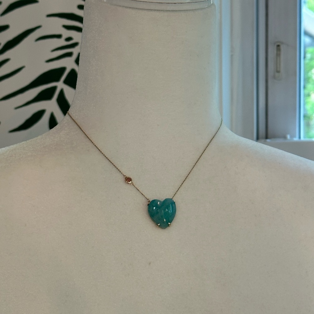 Jane Win LOVE heart necklace
